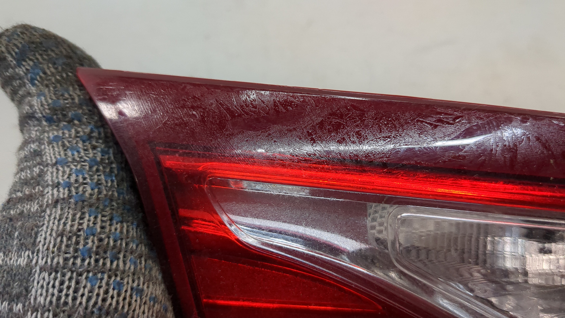 Фонарь задний внутренний левый