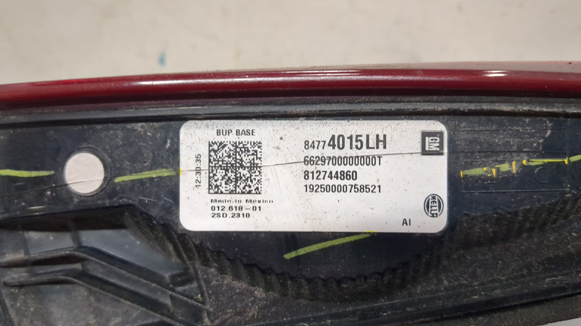 Фонарь задний внутренний левый