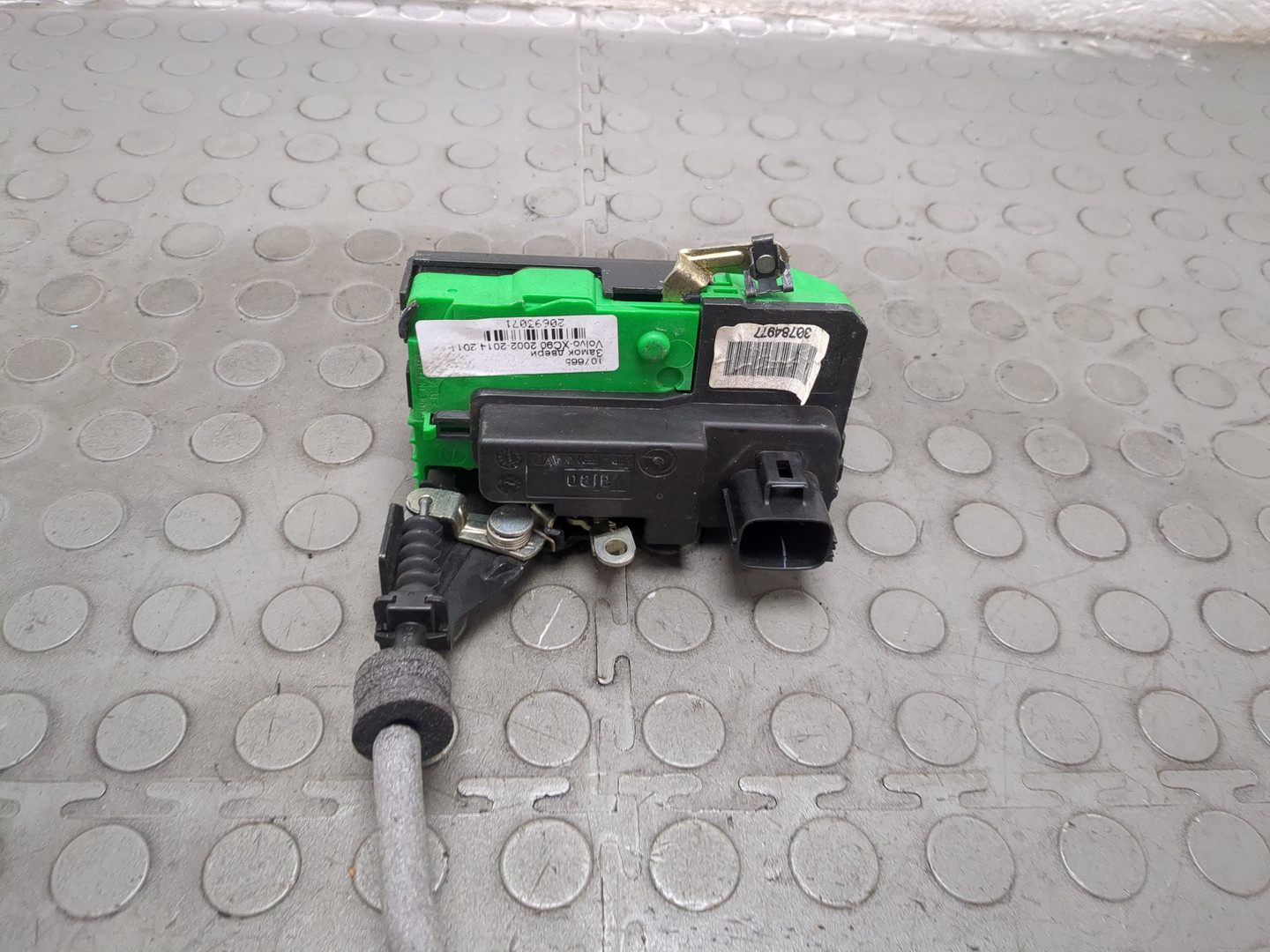 Замок двери передней правой