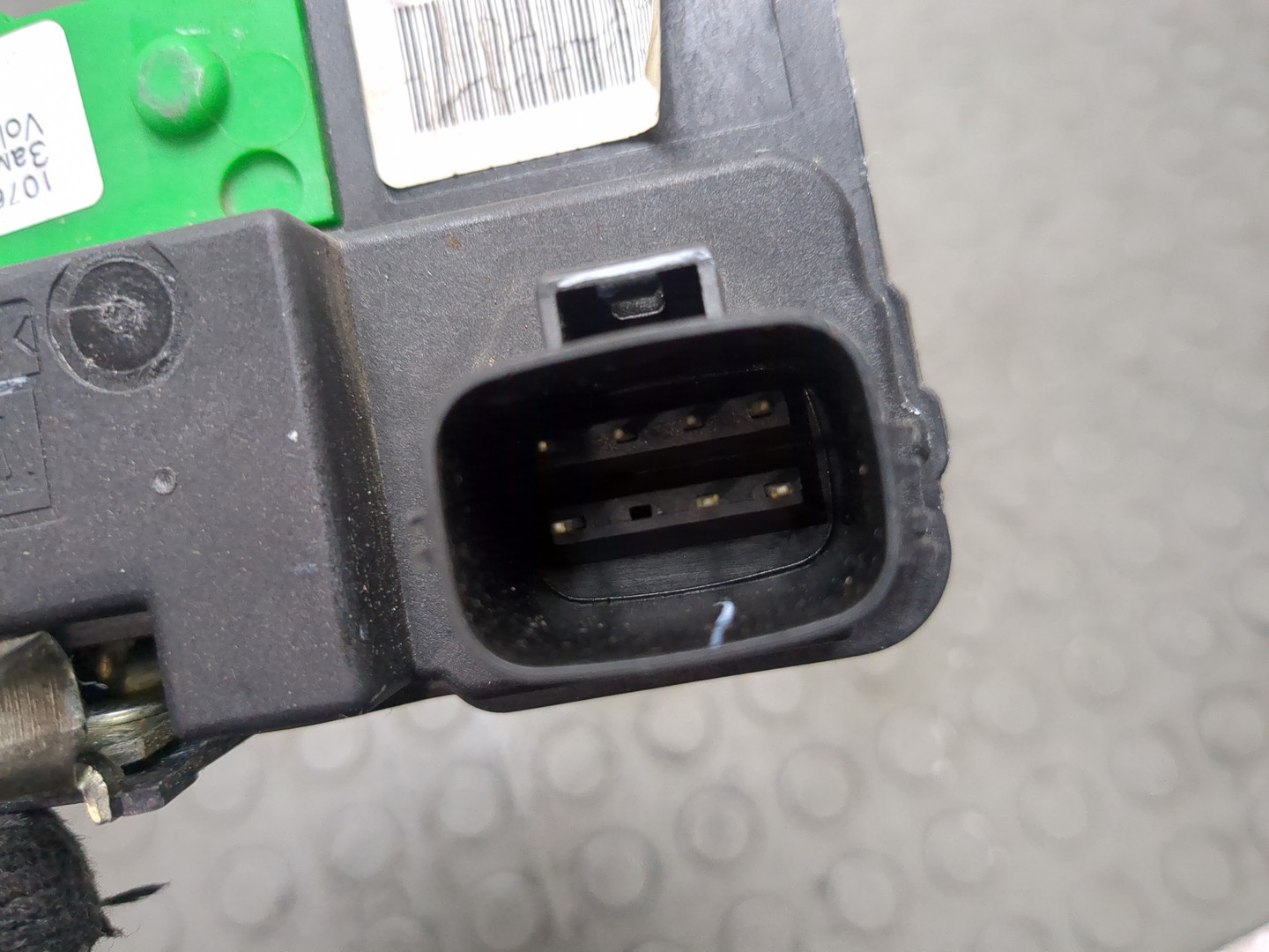 Замок двери передней правой