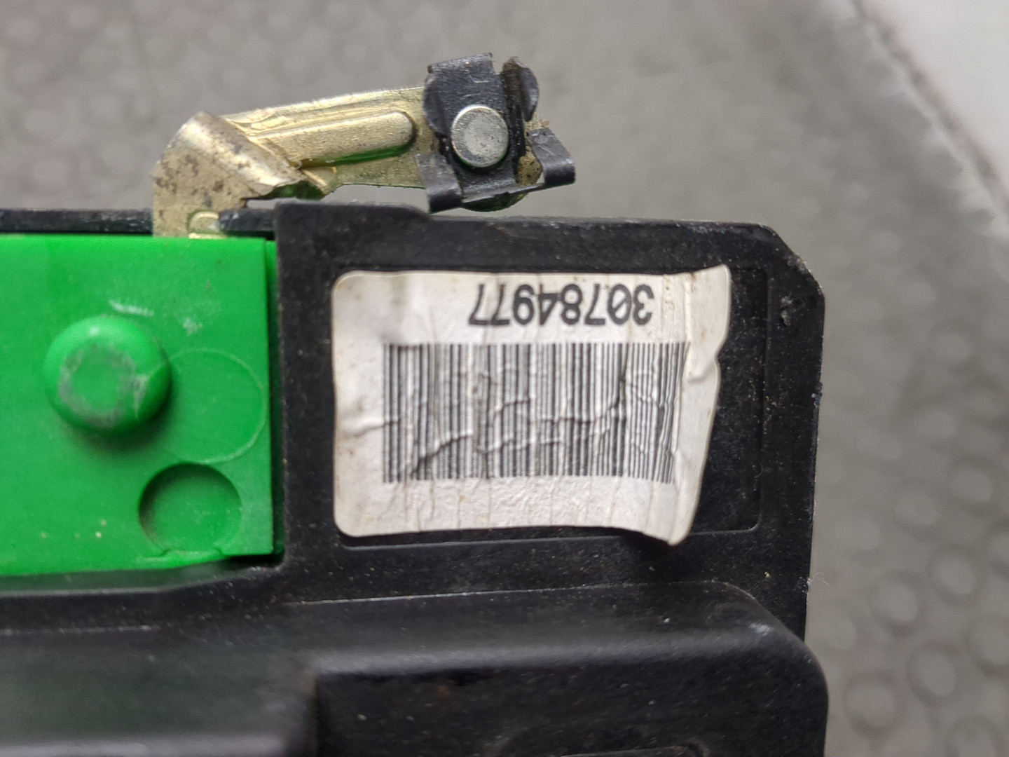 Замок двери передней правой