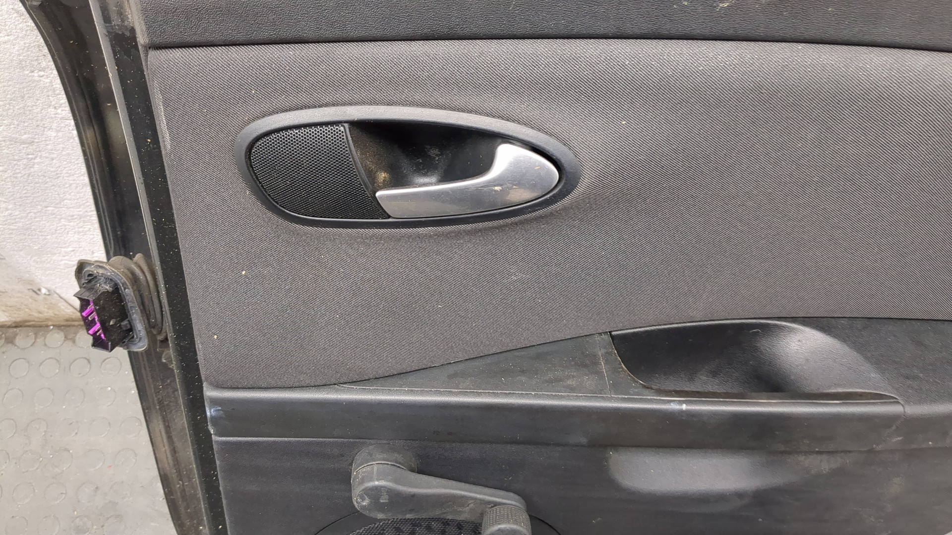 Дверь задняя правая