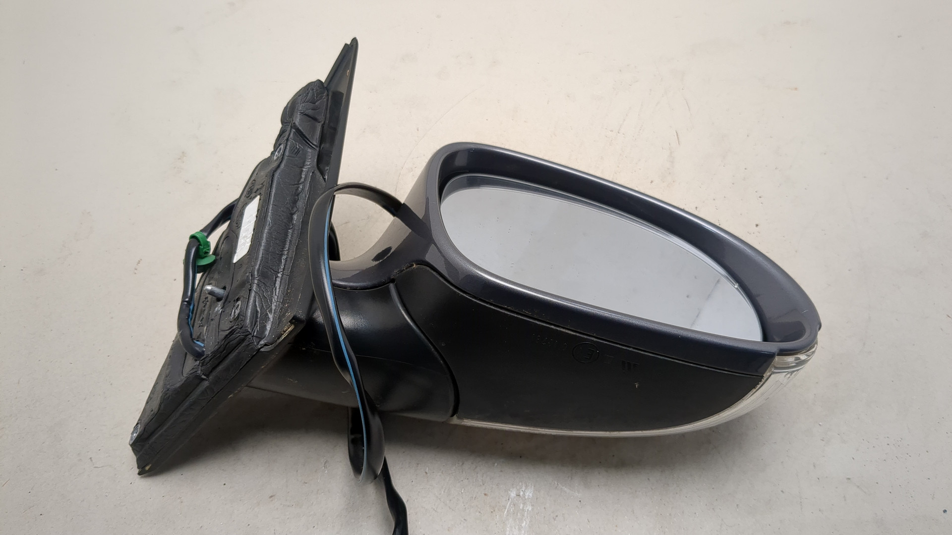 Зеркало правое электрическое