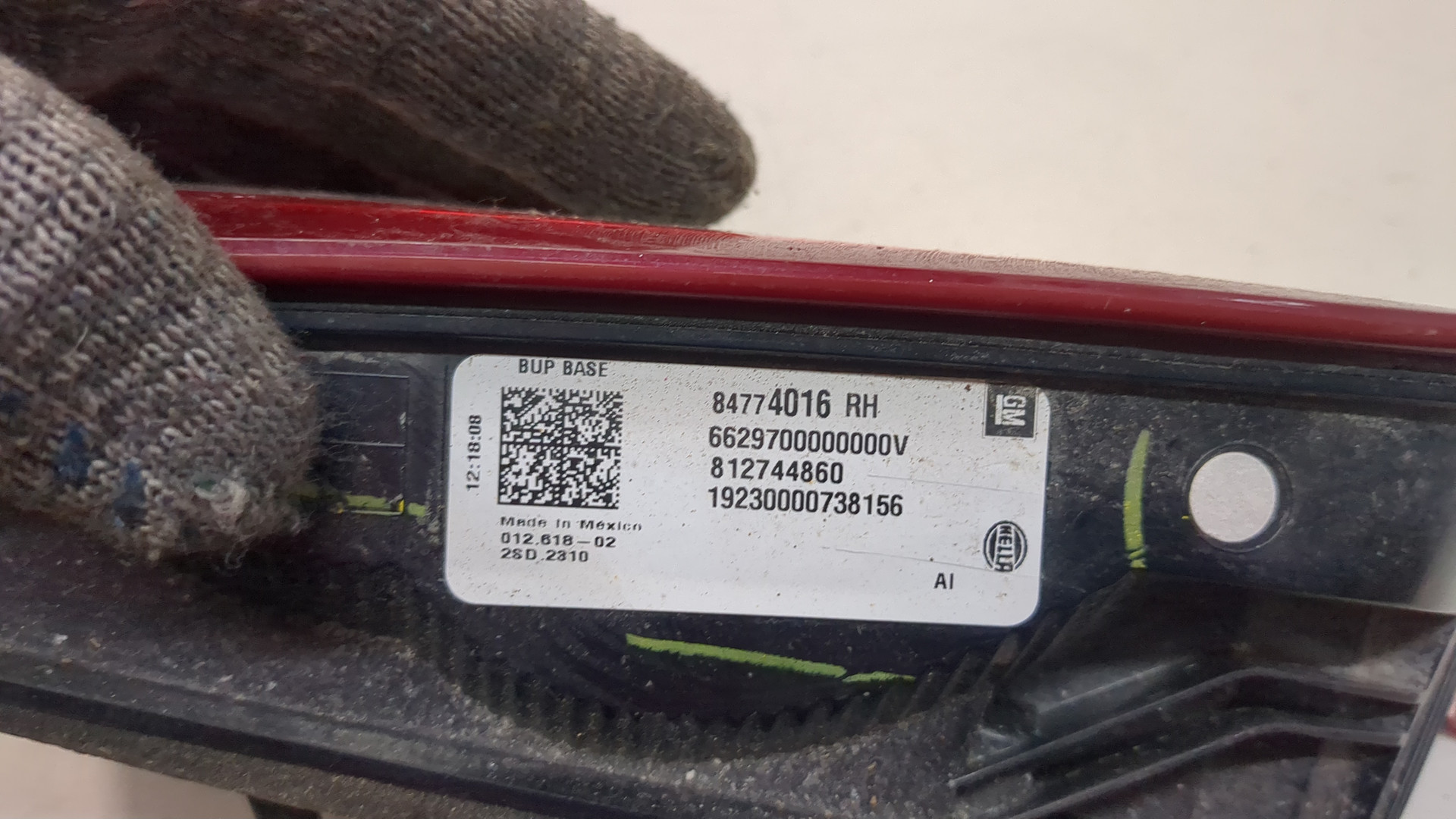 Фонарь задний внутренний правый для Equinox 2017>