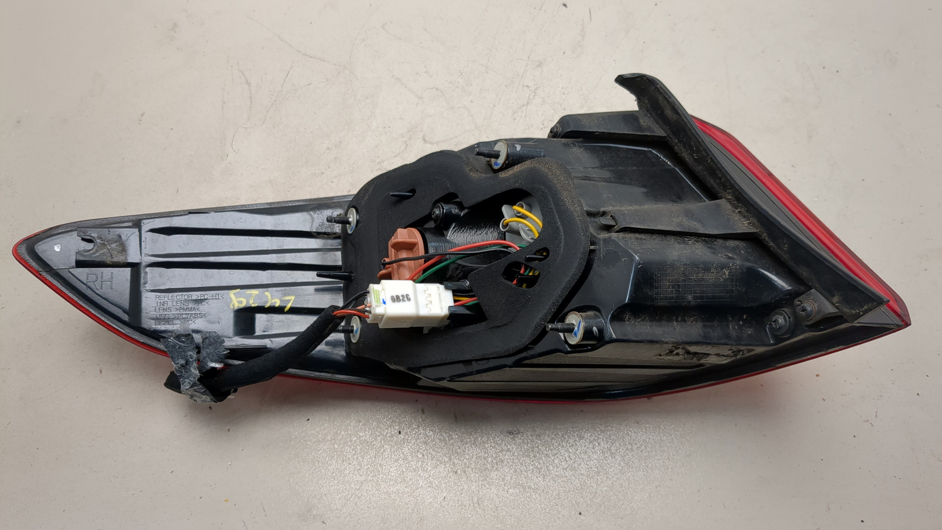 Фонарь задний правый