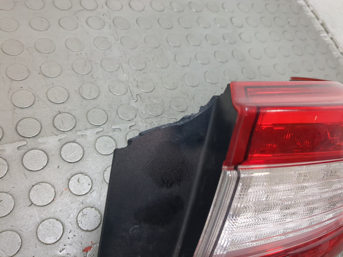 Фонарь задний правый