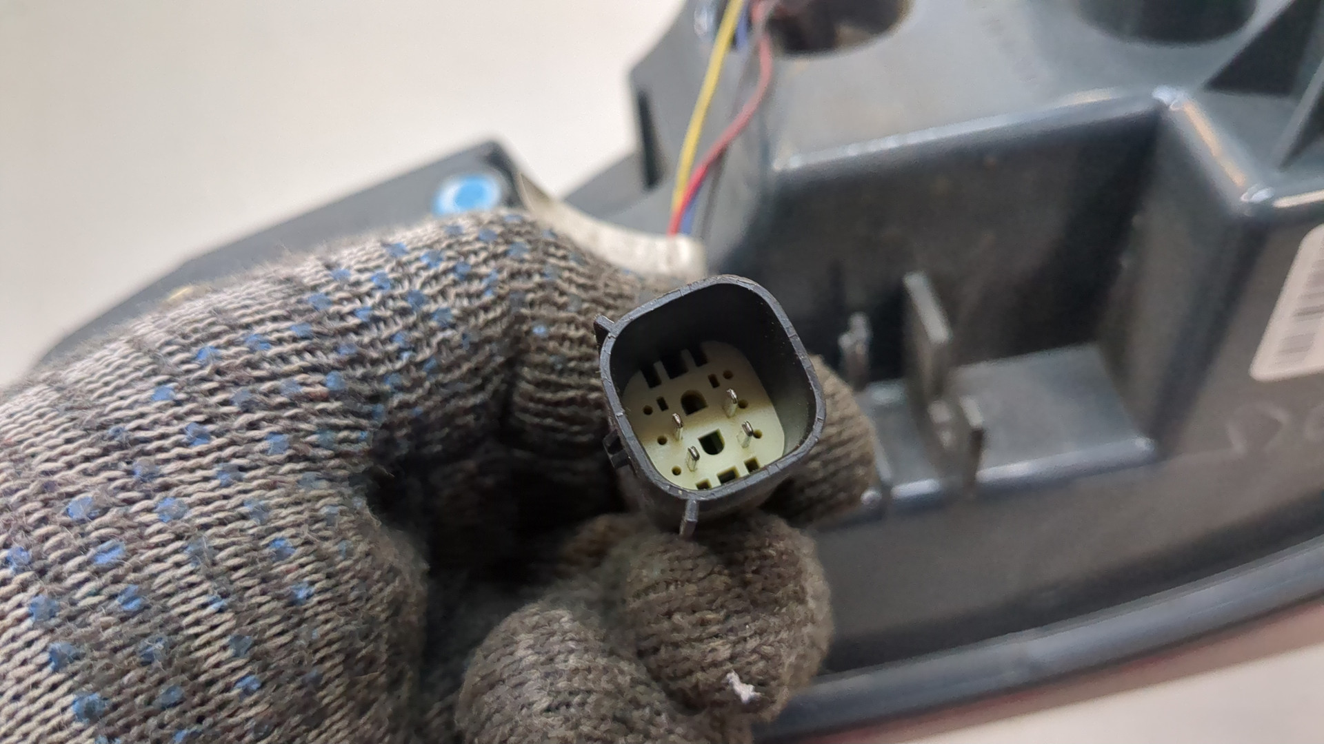 Фонарь задний правый