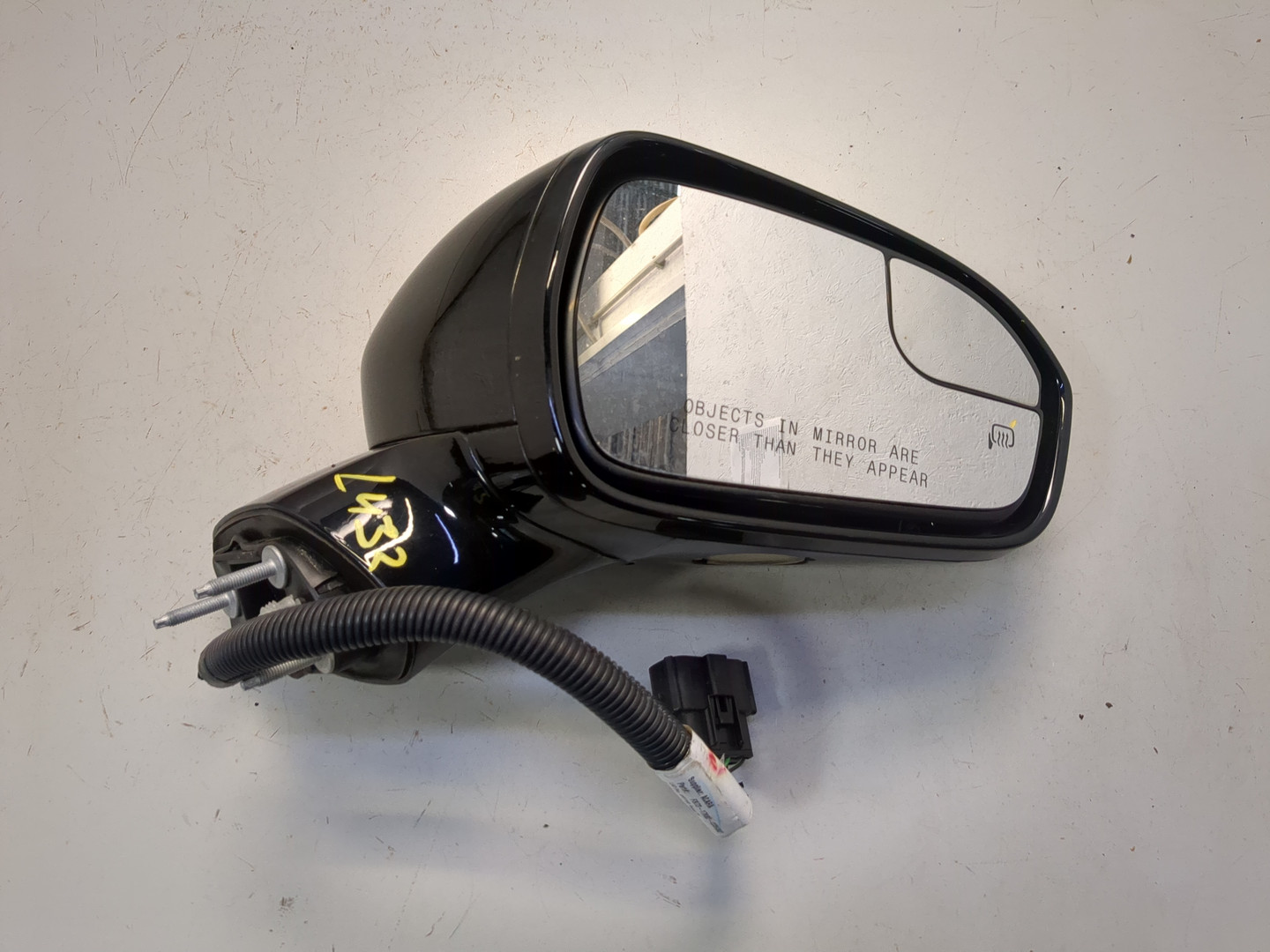 Зеркало правое электрическое