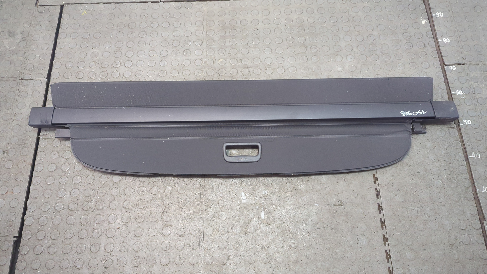 Шторка багажника