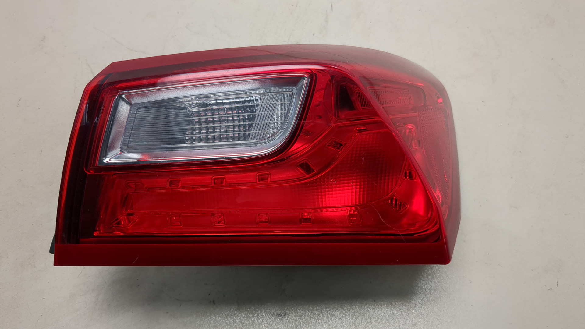 Фонарь задний правый