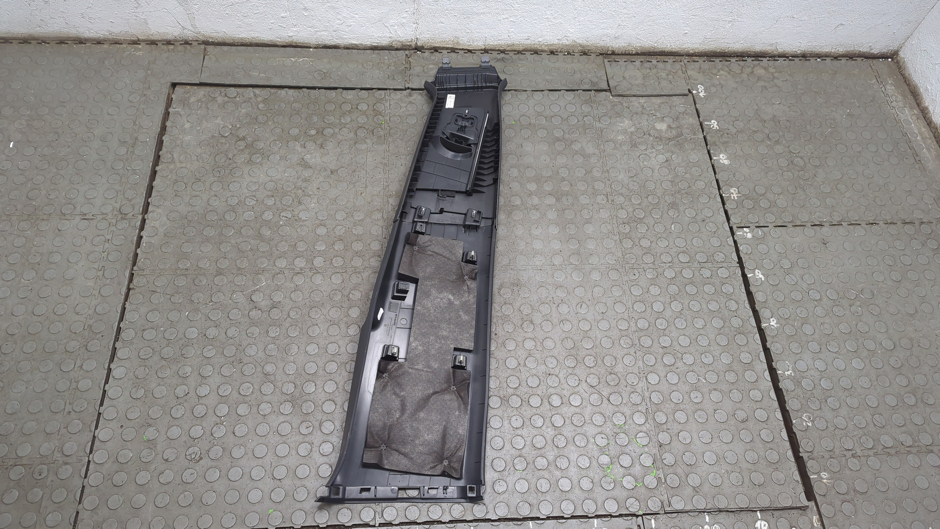 Обшивка стойки