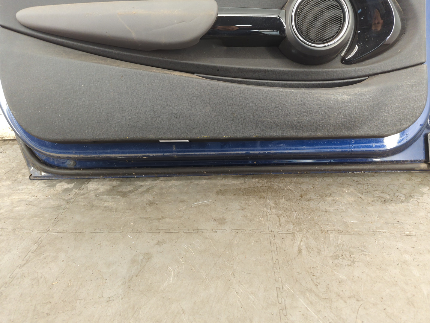 Дверь передняя левая