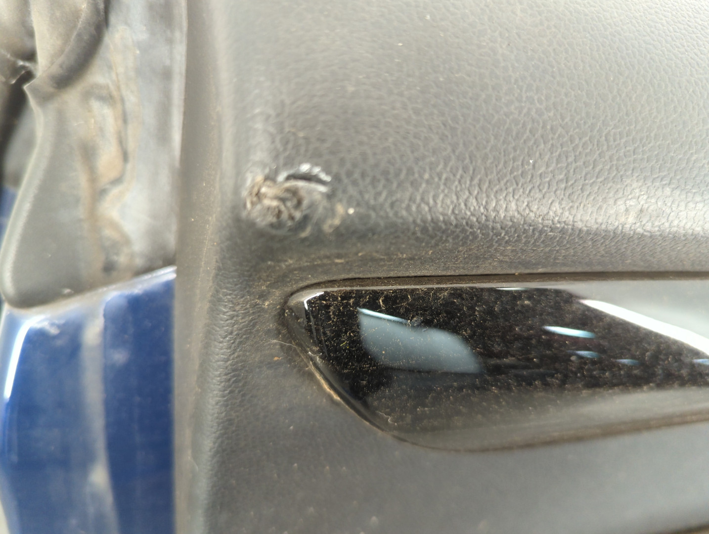 Дверь передняя левая