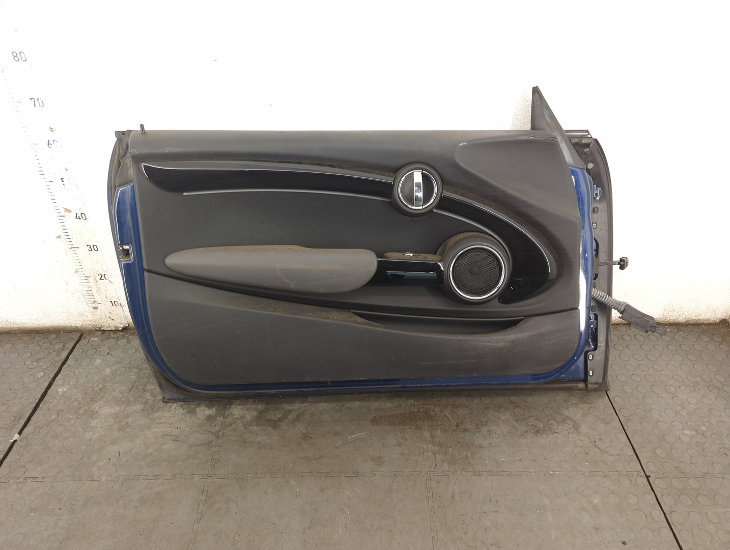 Дверь передняя левая