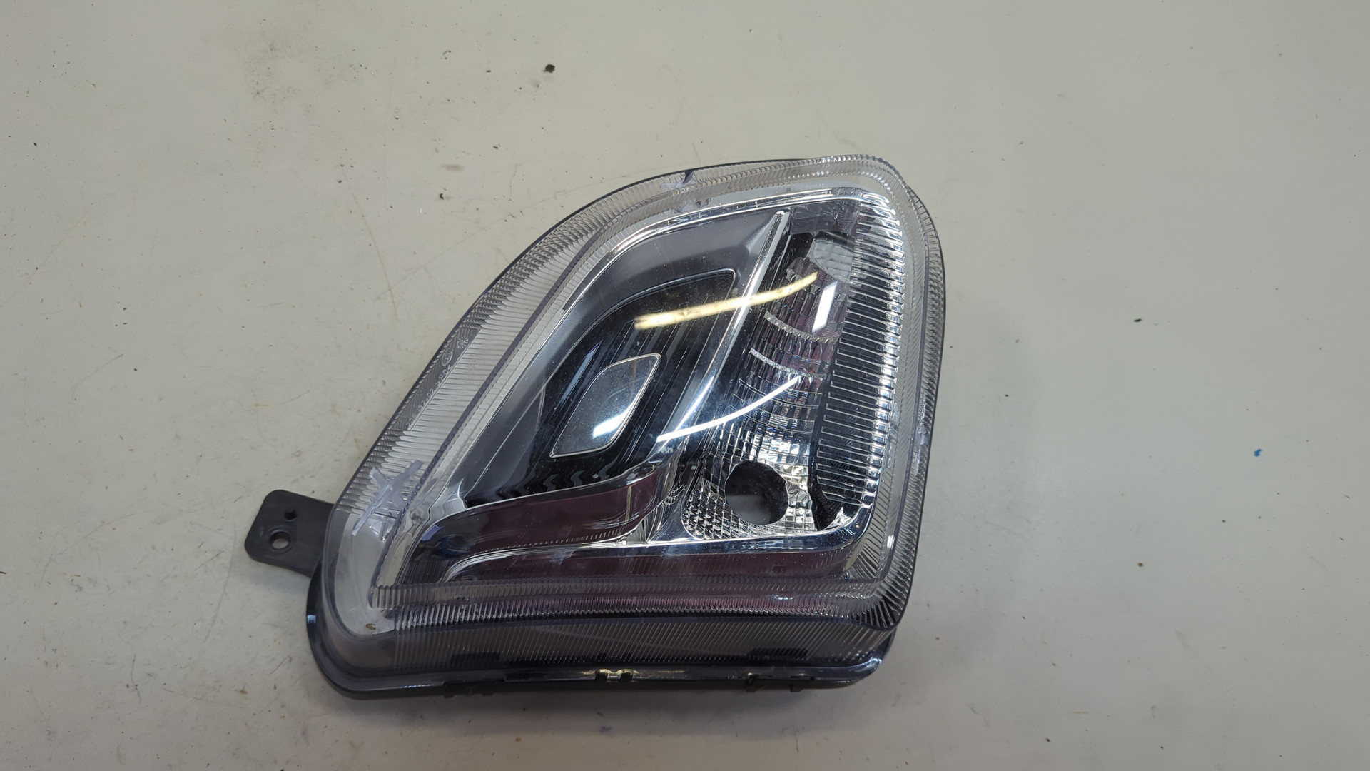 Повторитель на крыло правый