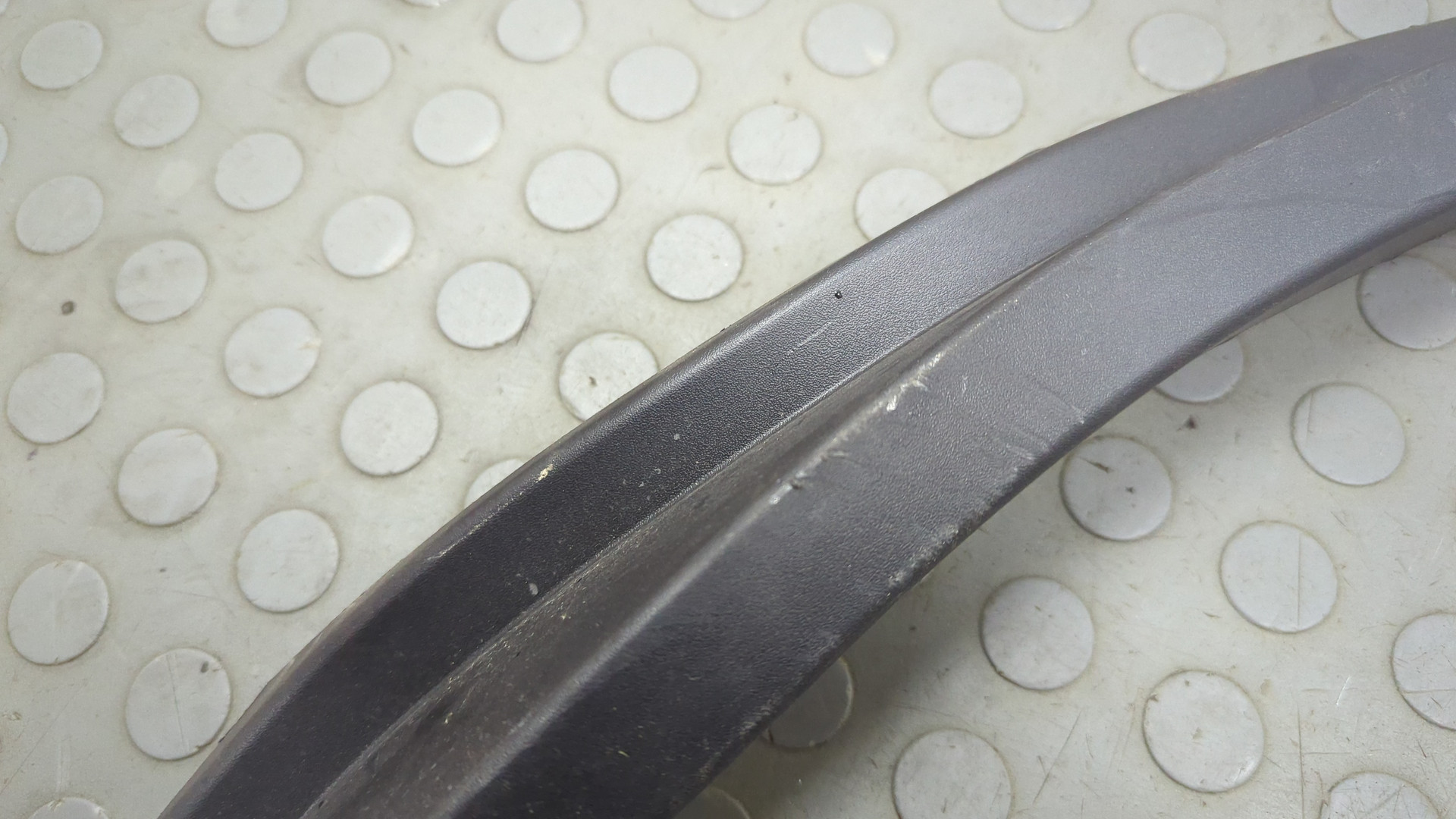 Накладка заднего крыла левого