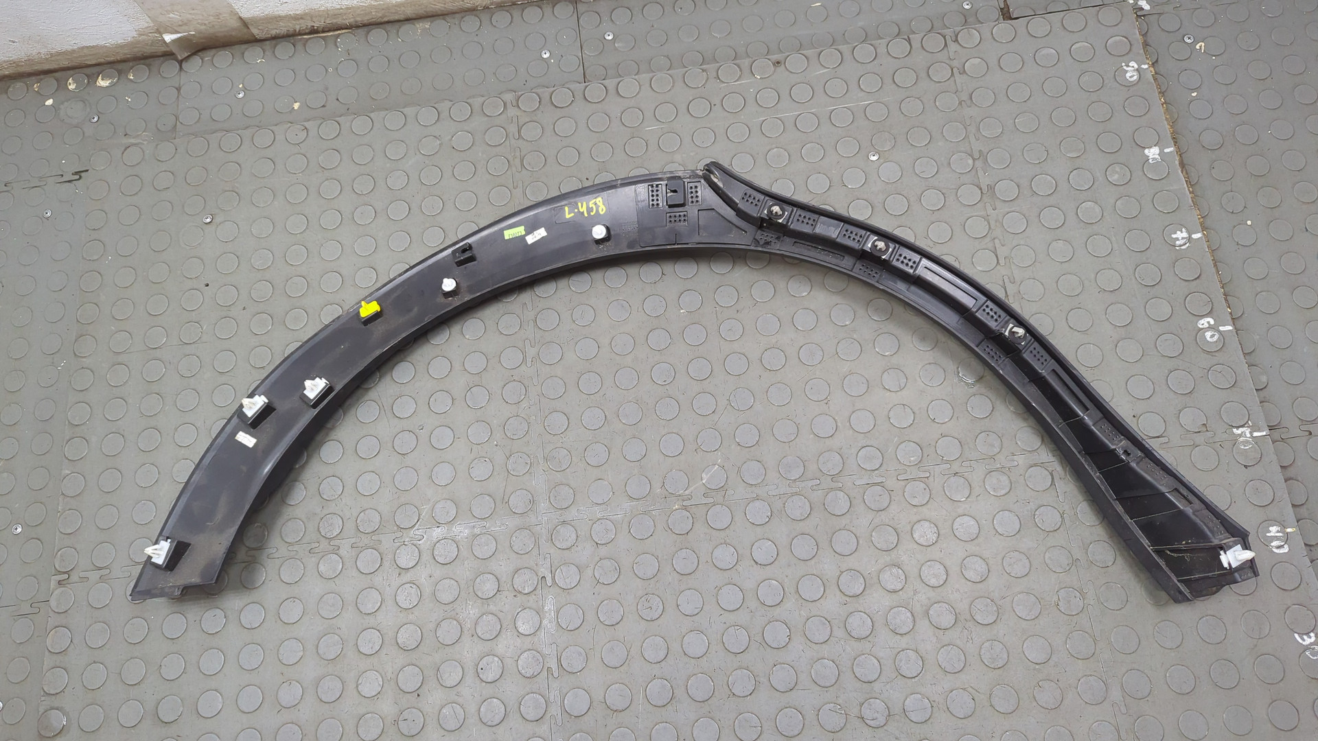 Накладка заднего крыла левого