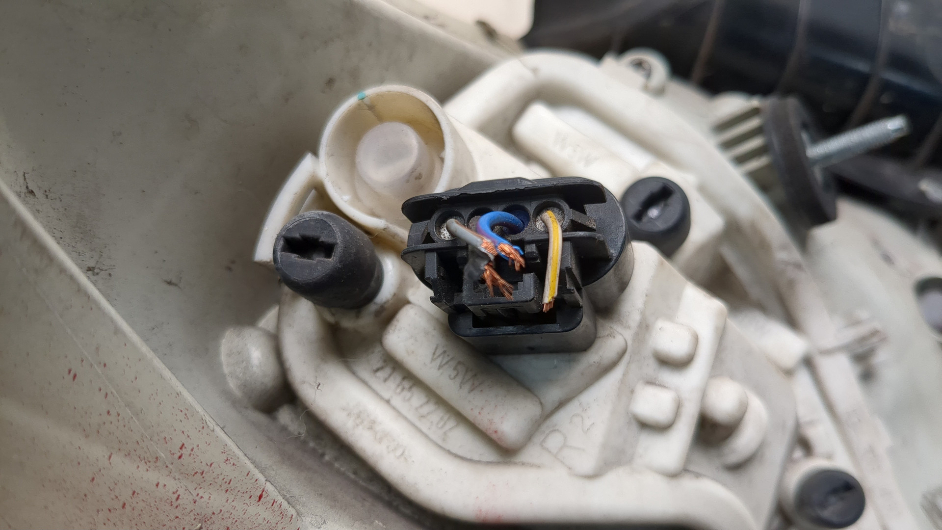 Фонарь задний правый