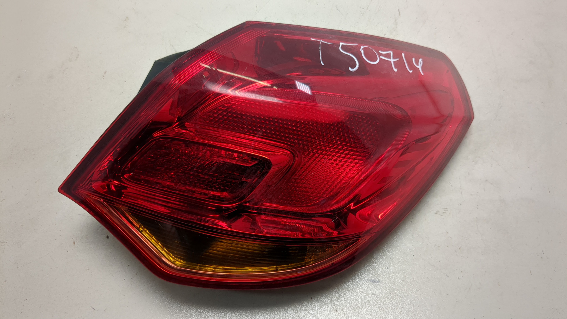 Фонарь задний правый