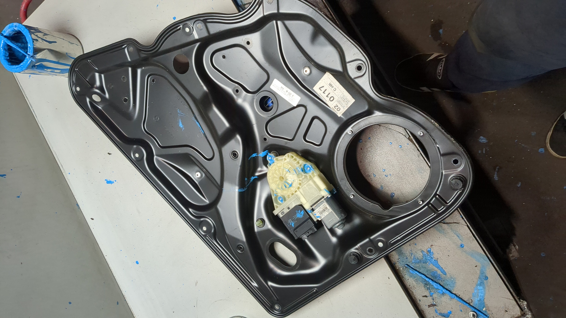 Стеклоподъемник электр. задний правый