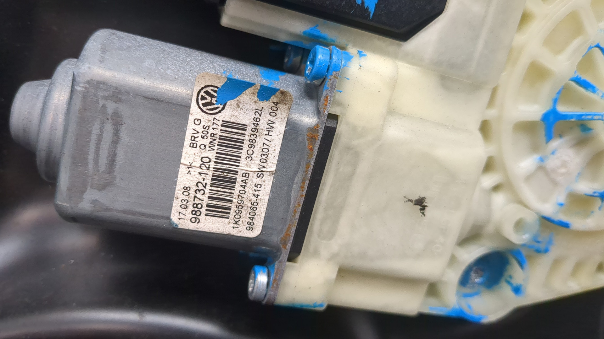 Стеклоподъемник электр. задний правый