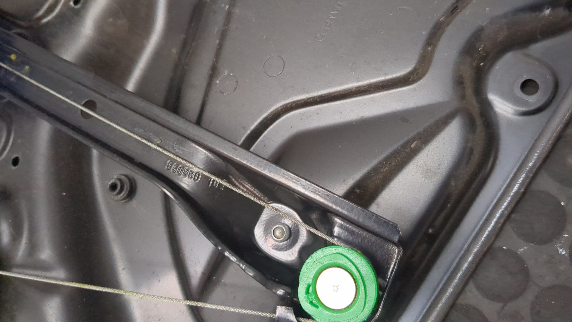 Стеклоподъемник электр. задний правый