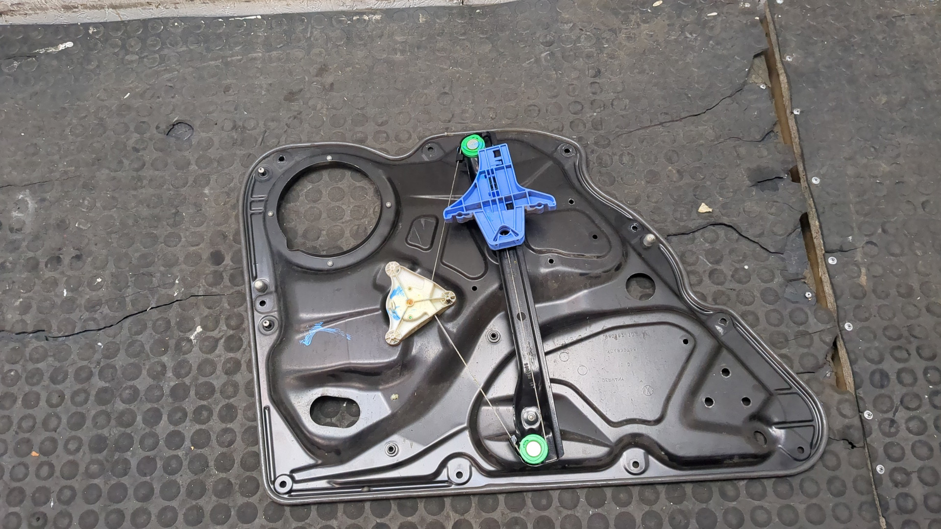 Стеклоподъемник электр. задний правый