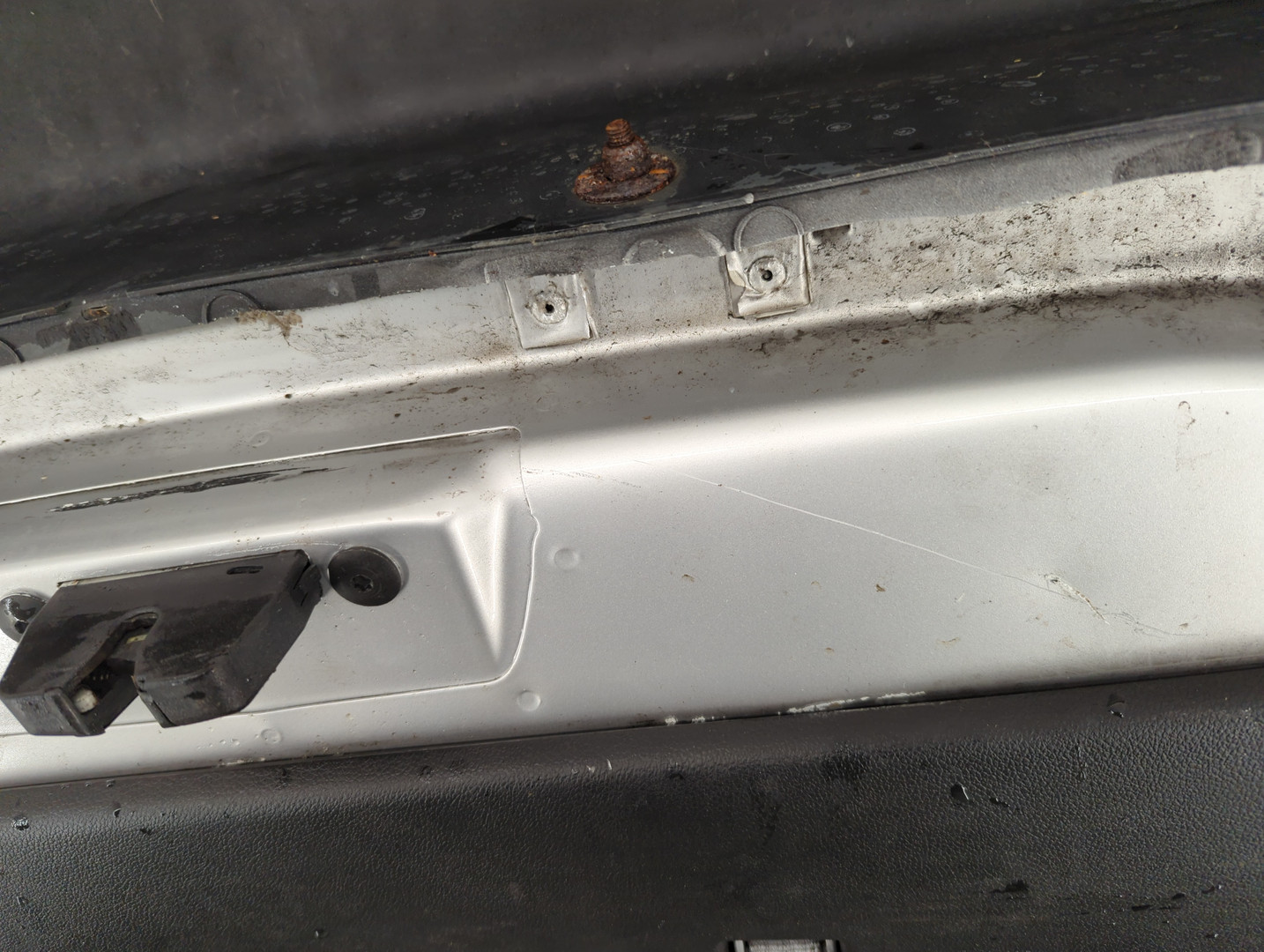 Дверь багажника