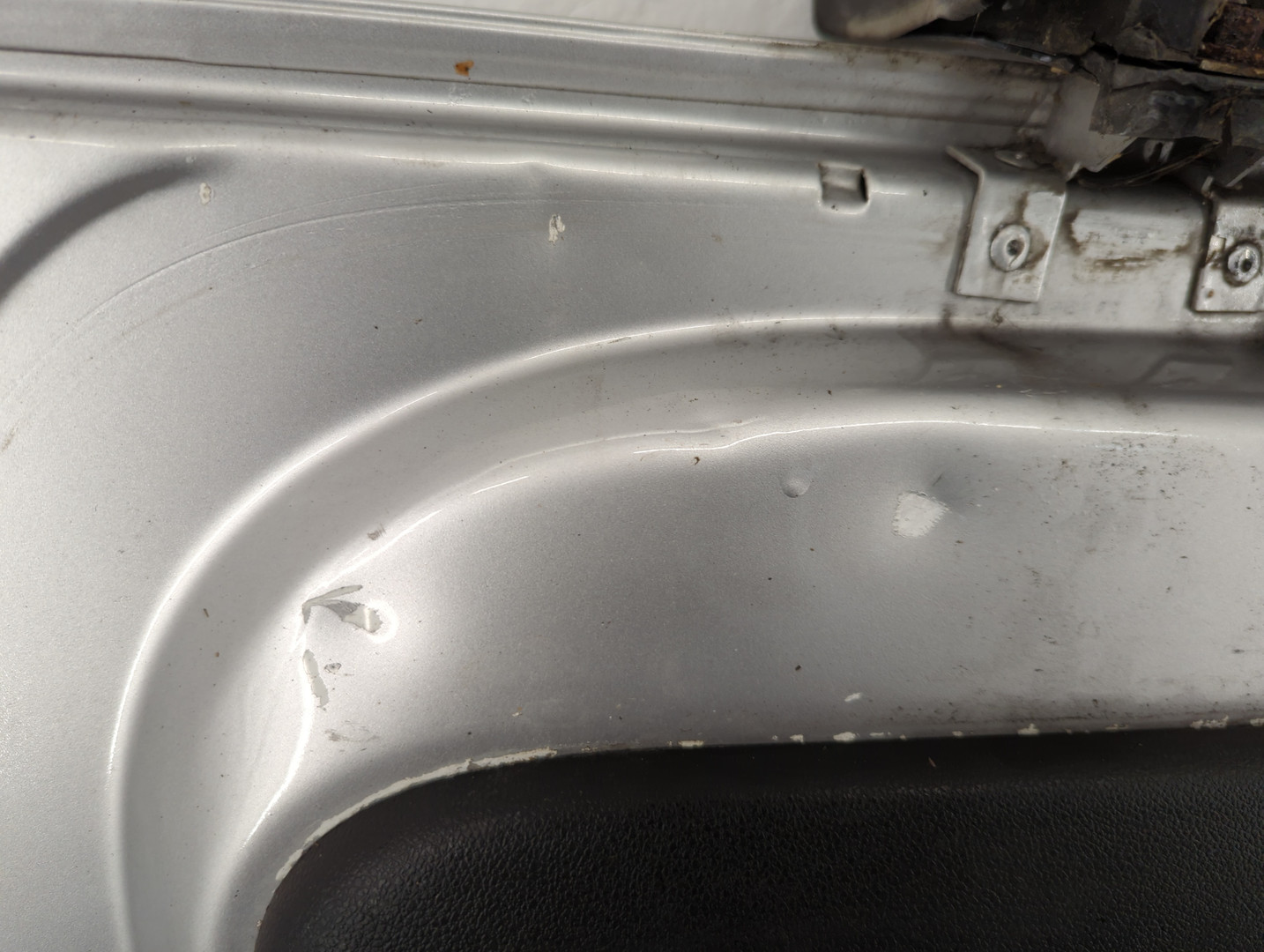 Дверь багажника