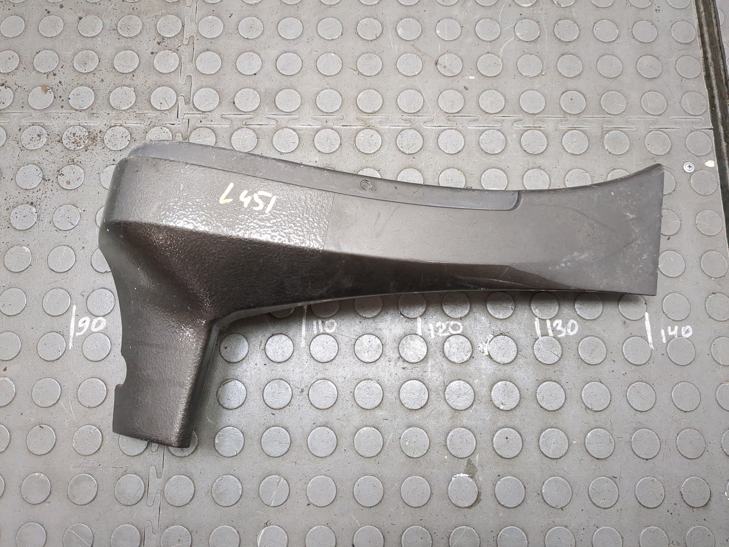 Накладка переднего крыла левого