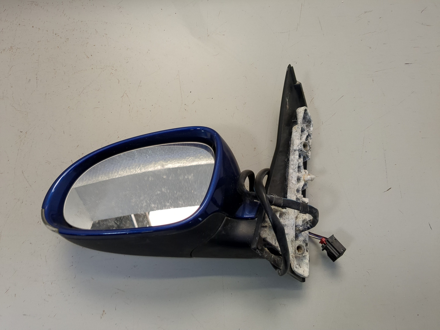 Зеркало левое электрическое