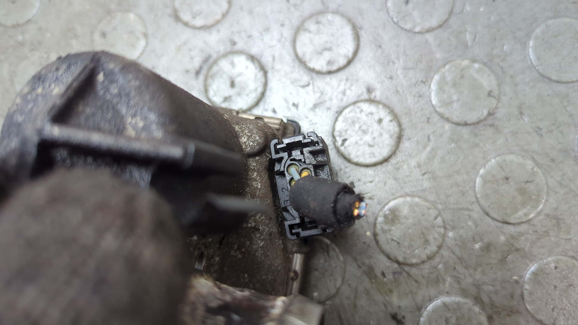 Заслонка дроссельная электрическая