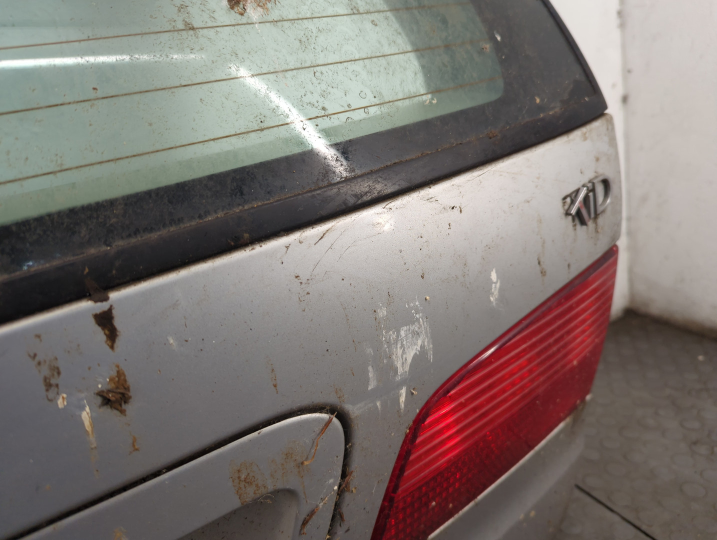 Дверь багажника