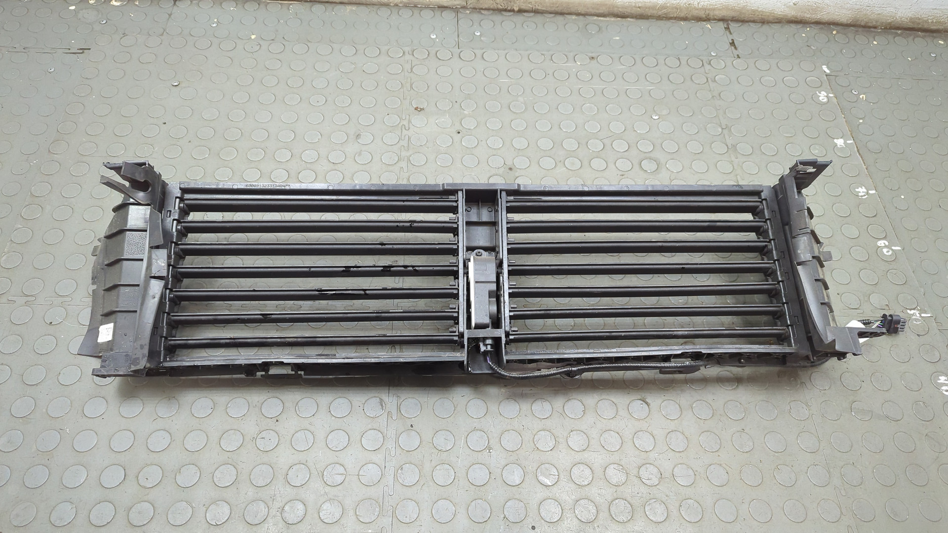 Жалюзи (воздуховод) бампера переднего