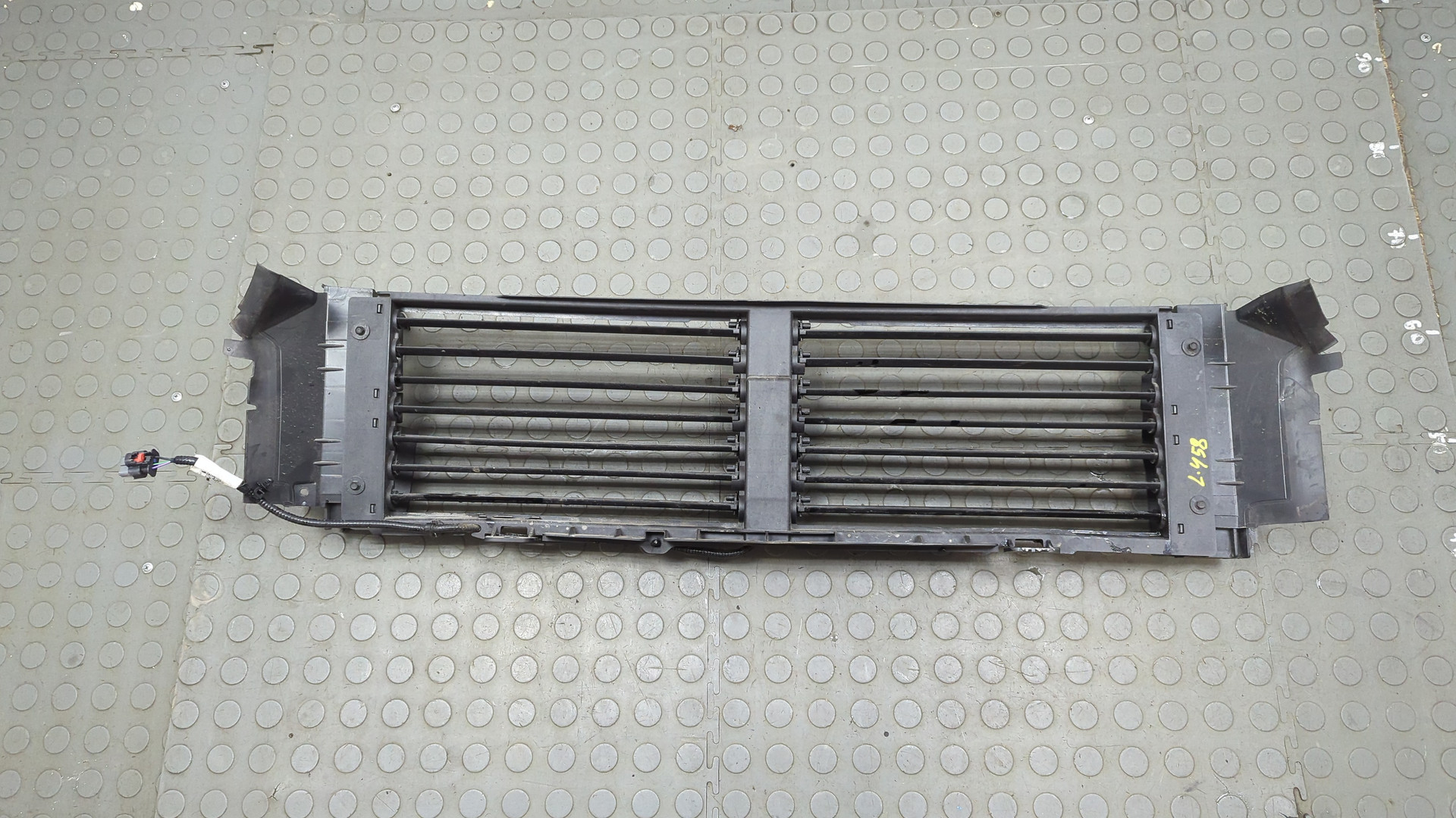 Жалюзи (воздуховод) бампера переднего