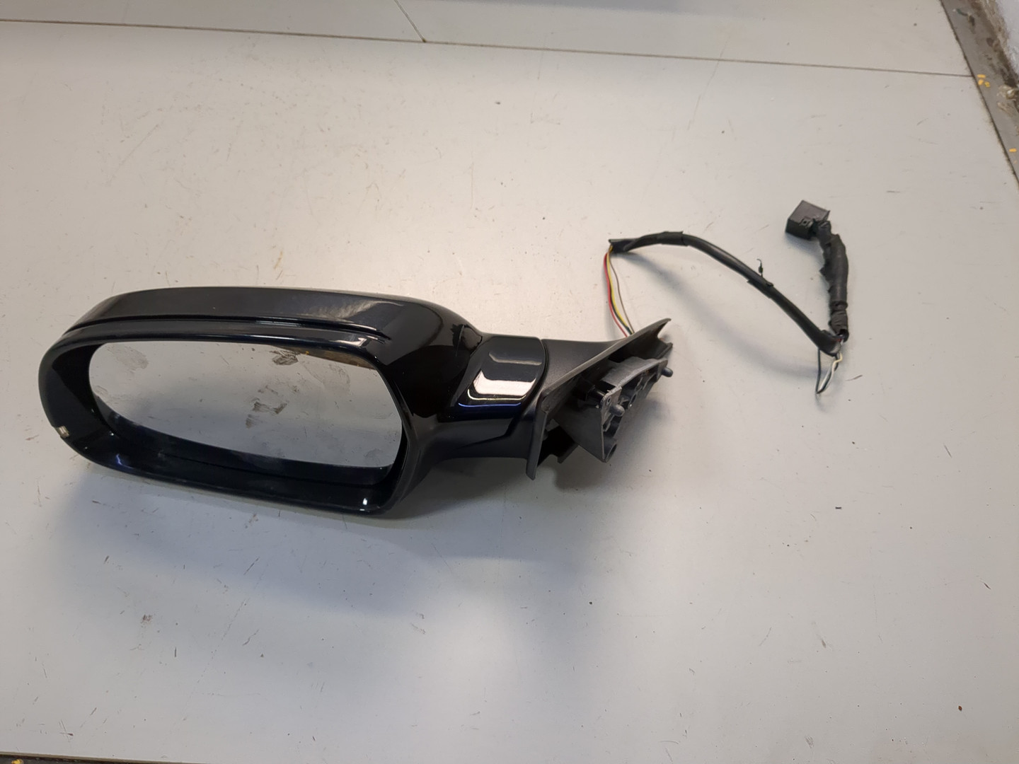 Зеркало левое электрическое