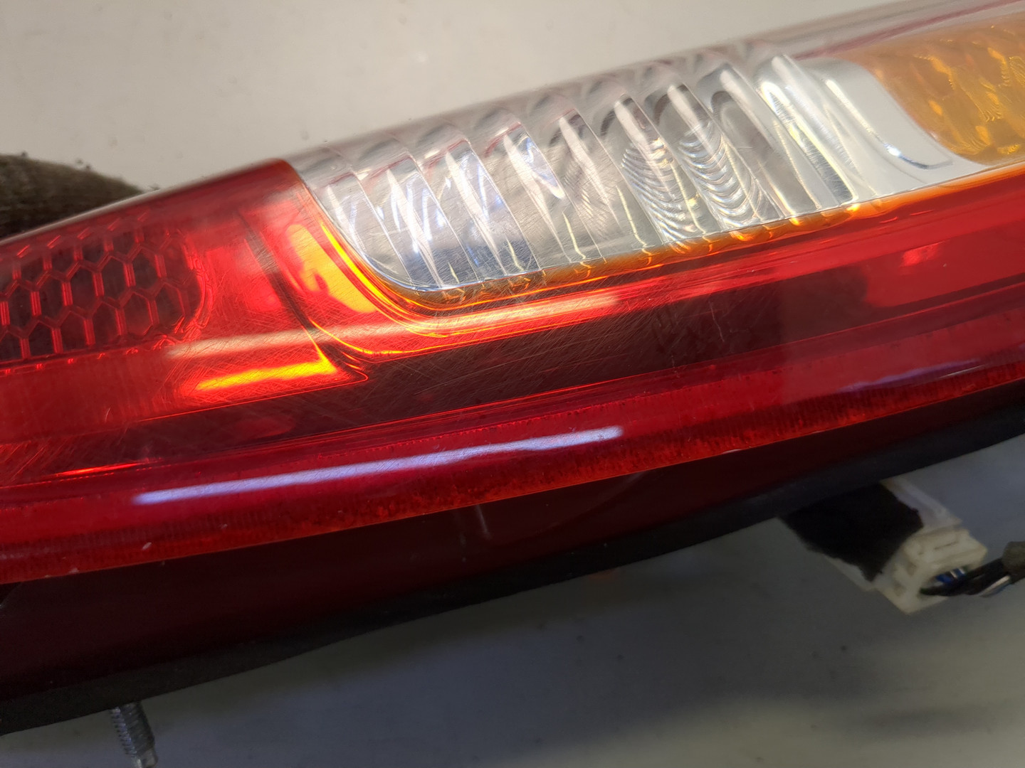 Фонарь задний правый