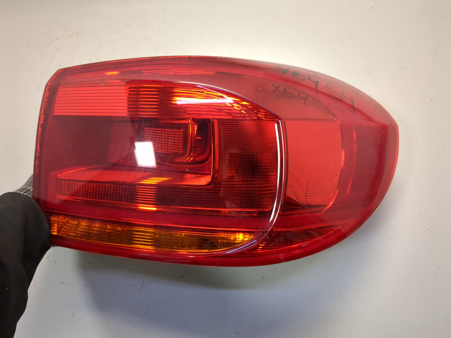 Фонарь задний правый