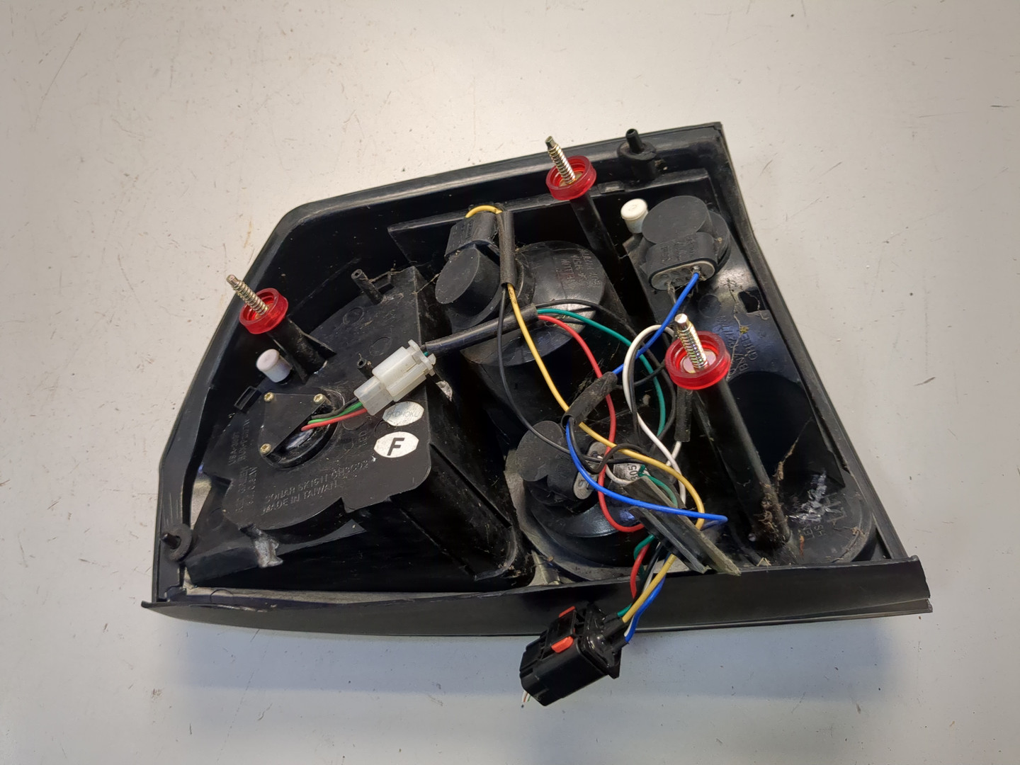 Фонарь задний левый