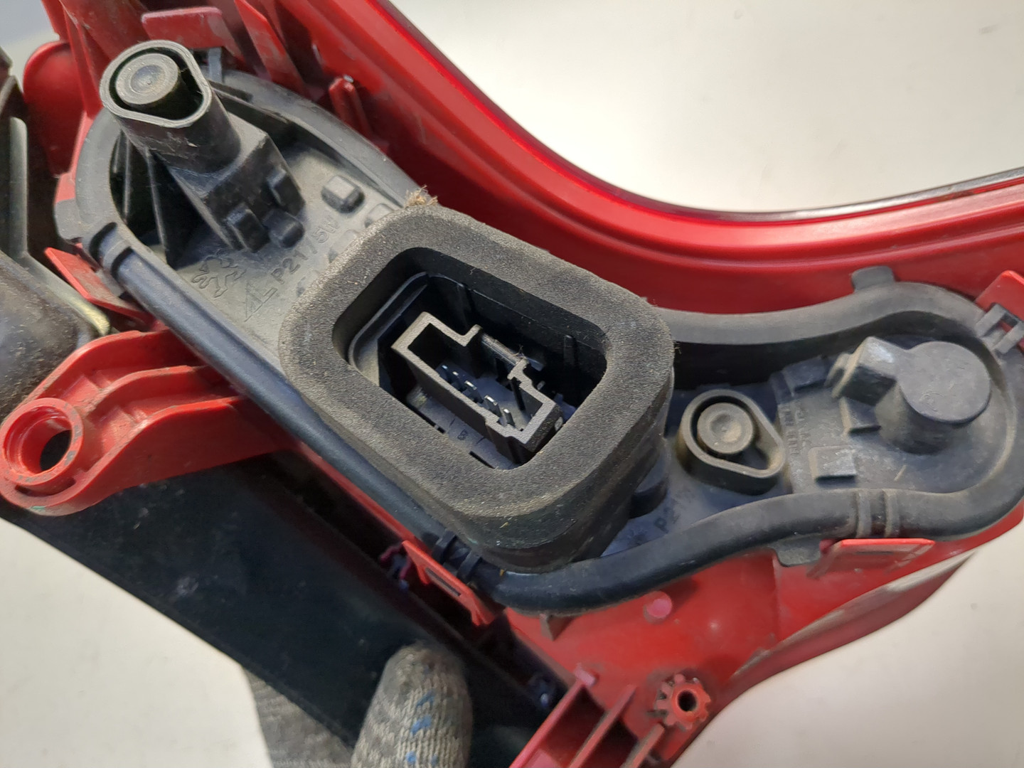 Фонарь задний левый