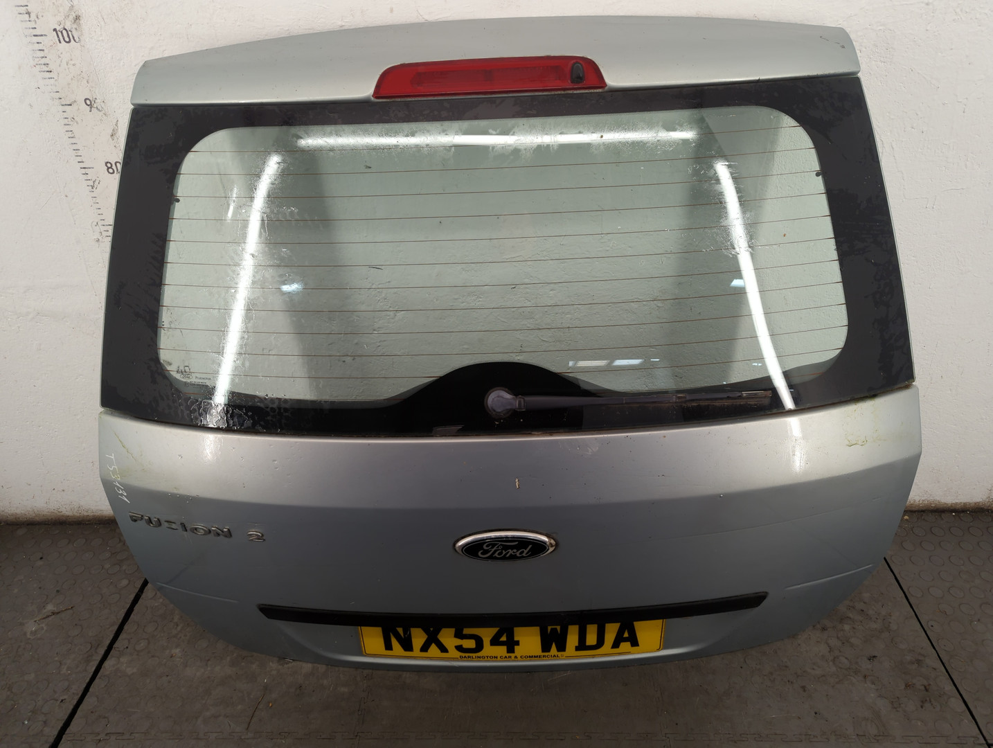 Дверь багажника