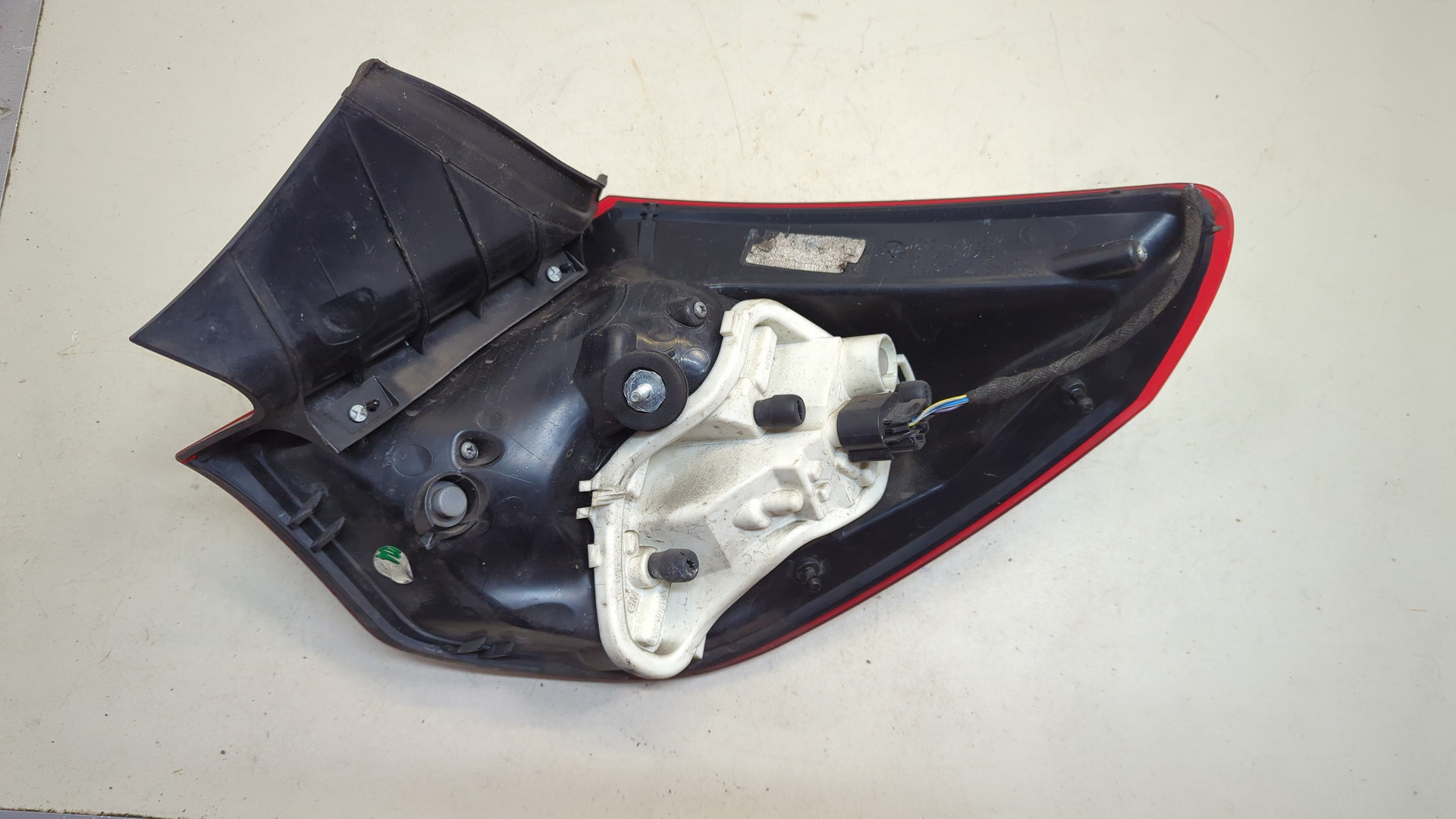 Фонарь задний левый