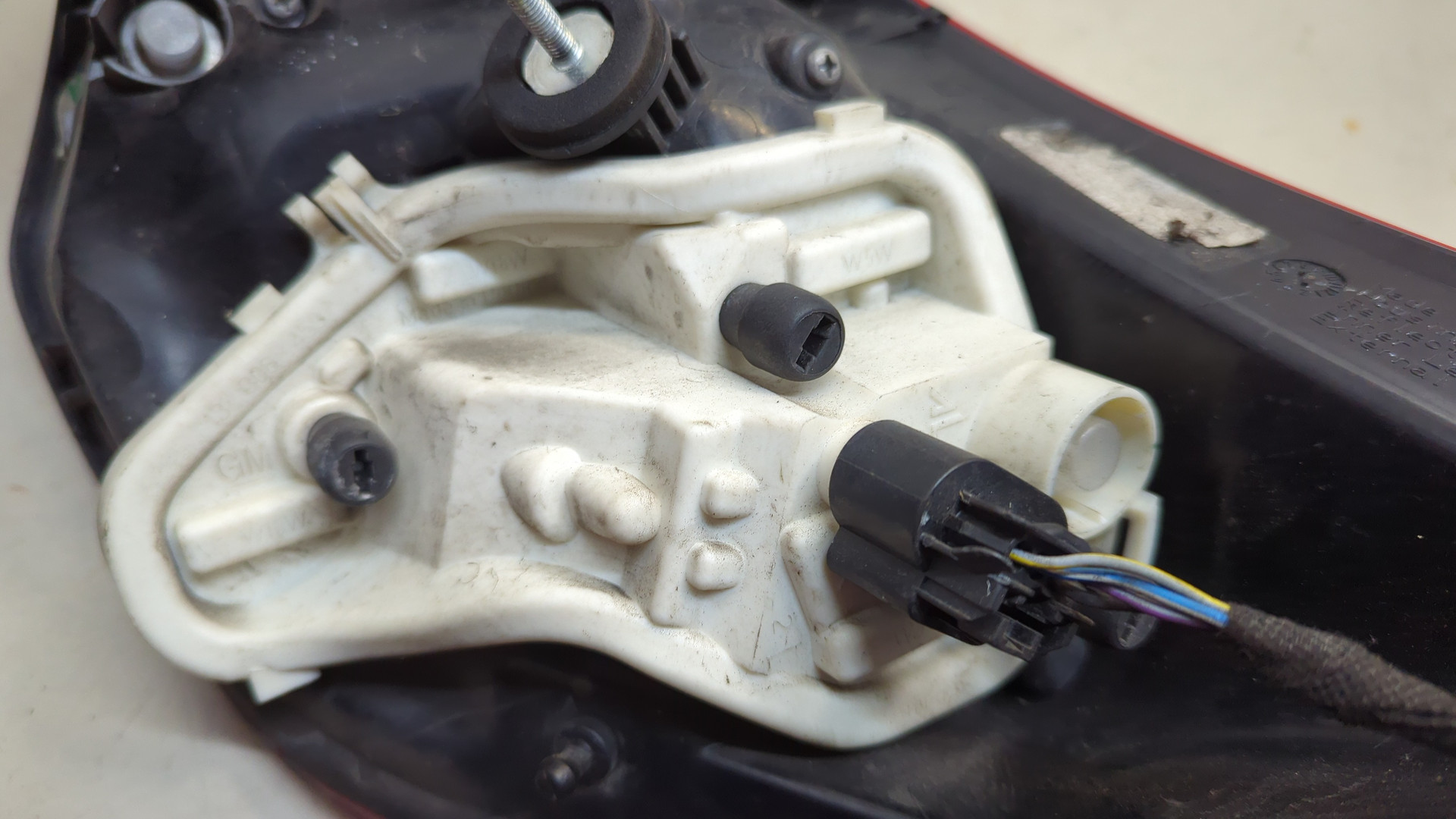 Фонарь задний левый