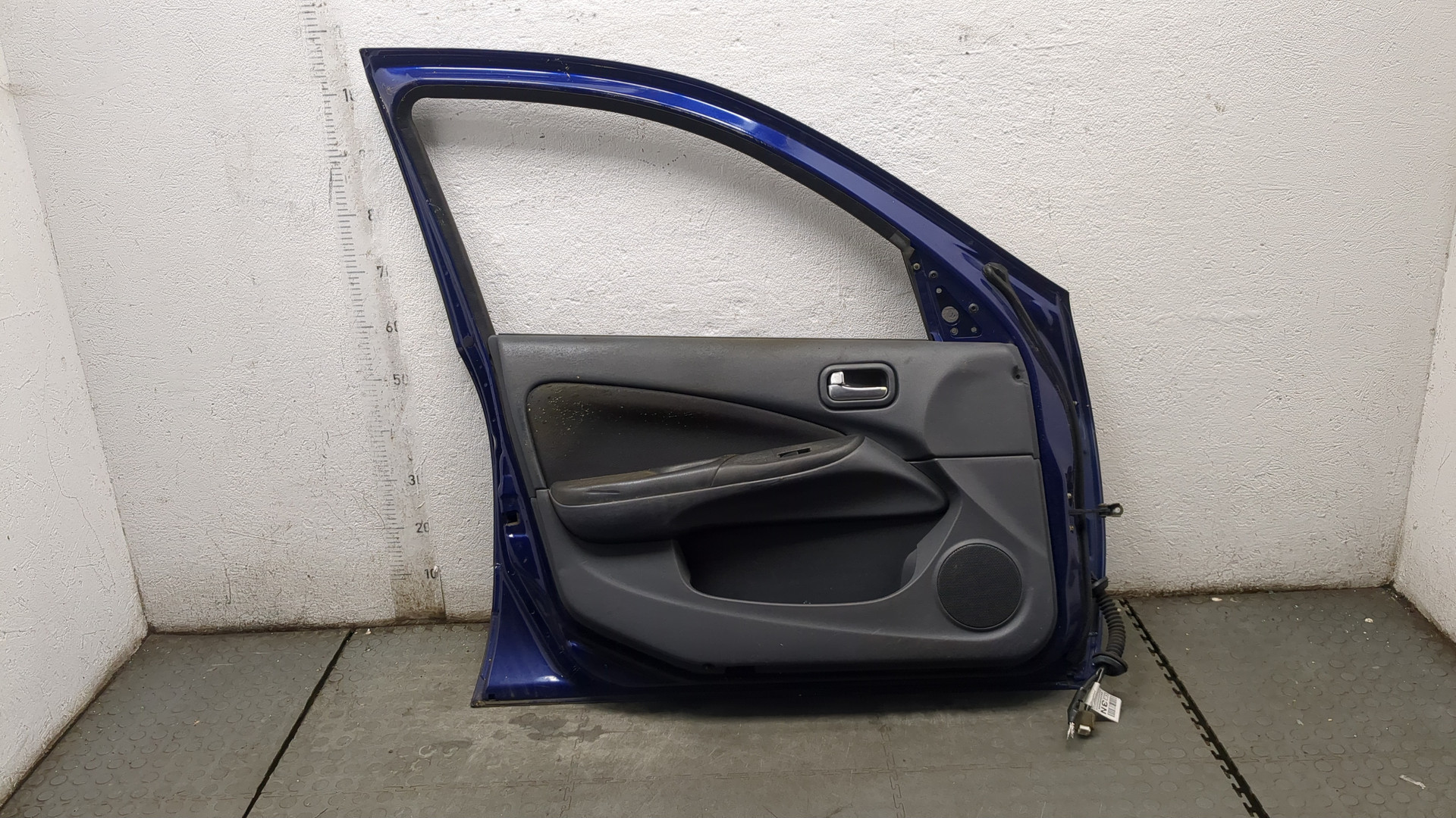 Дверь передняя левая