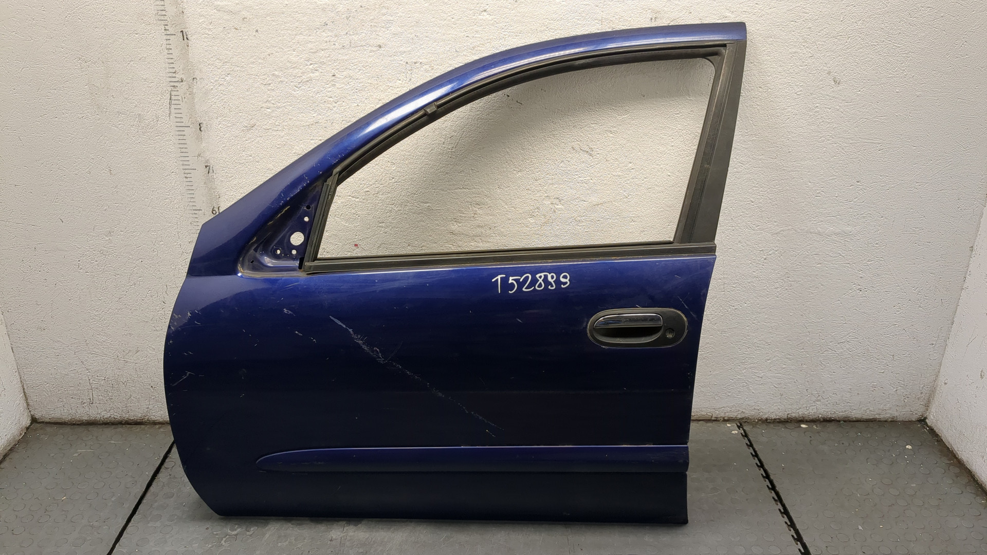 Дверь передняя левая