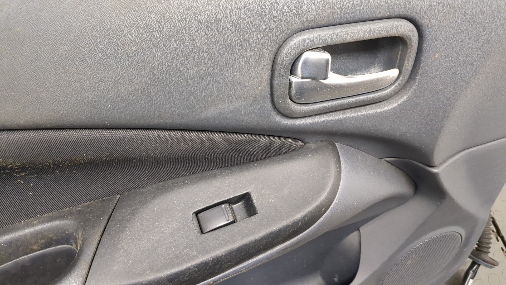 Дверь передняя левая