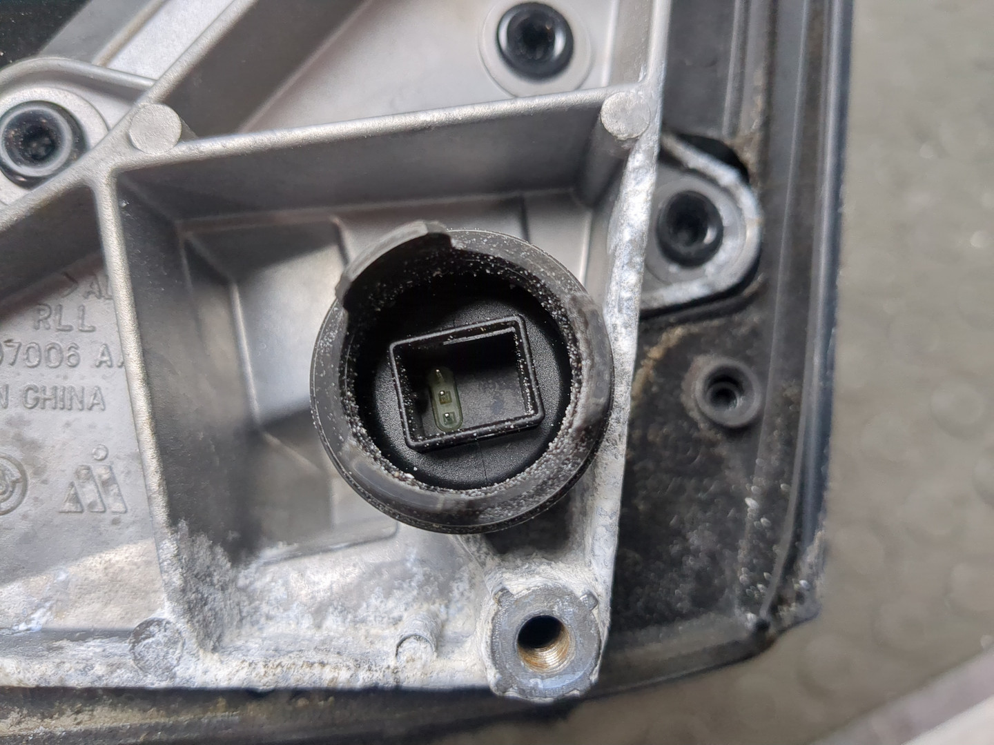 Зеркало правое электрическое