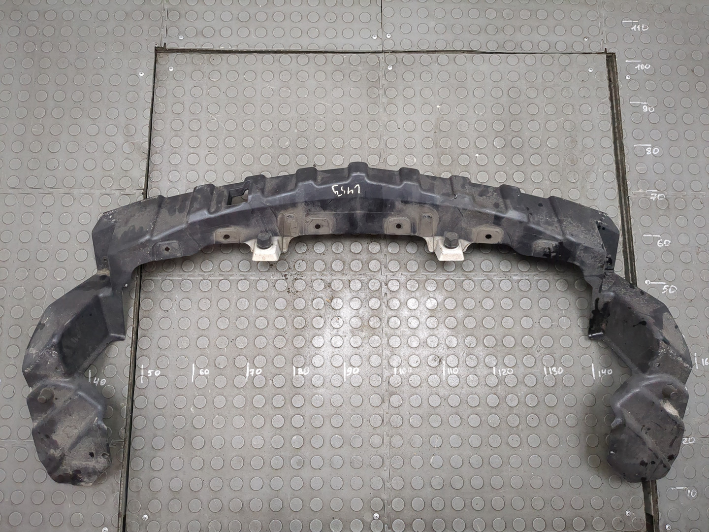 Усилитель переднего бампера