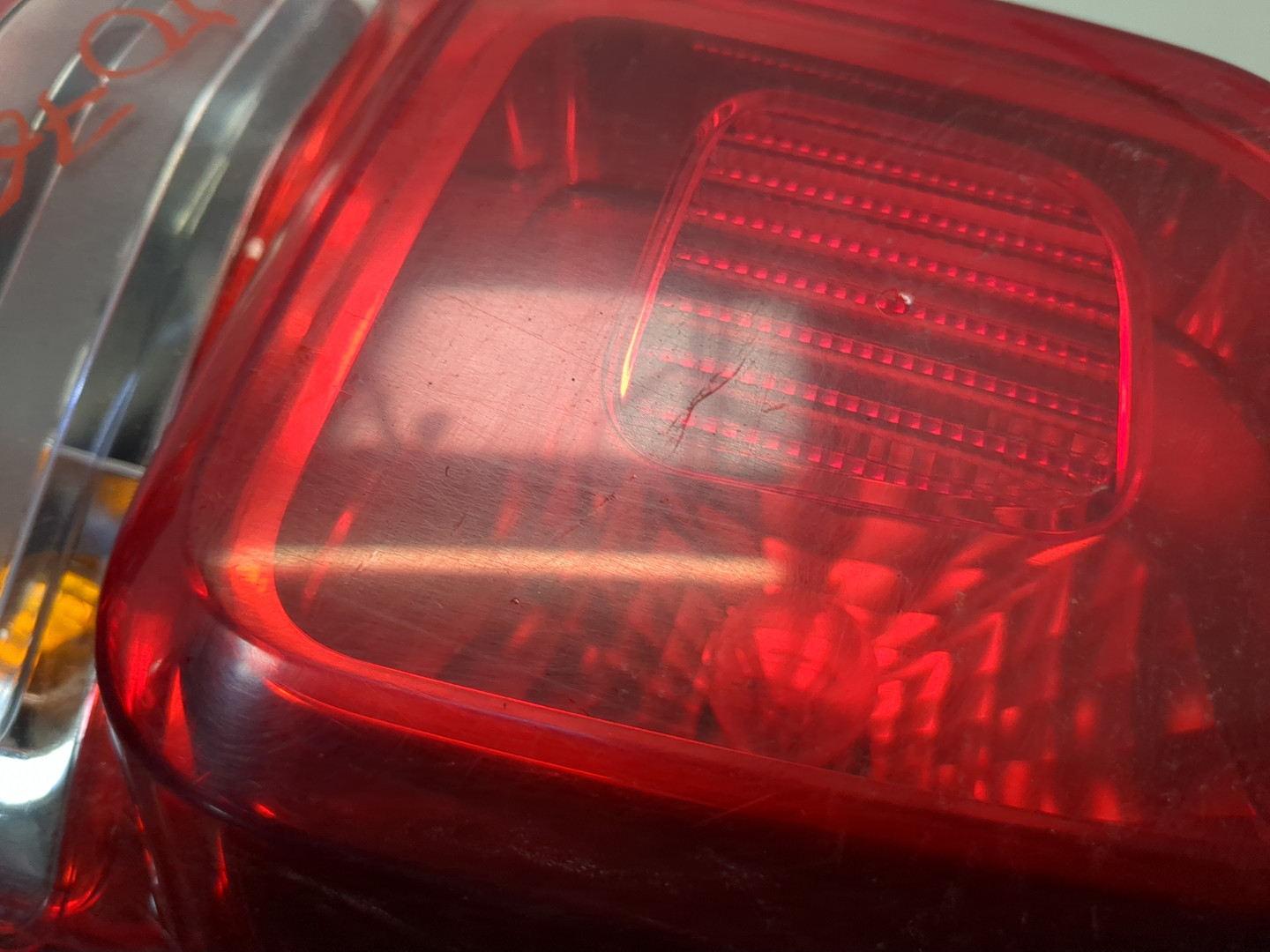 Фонарь задний правый