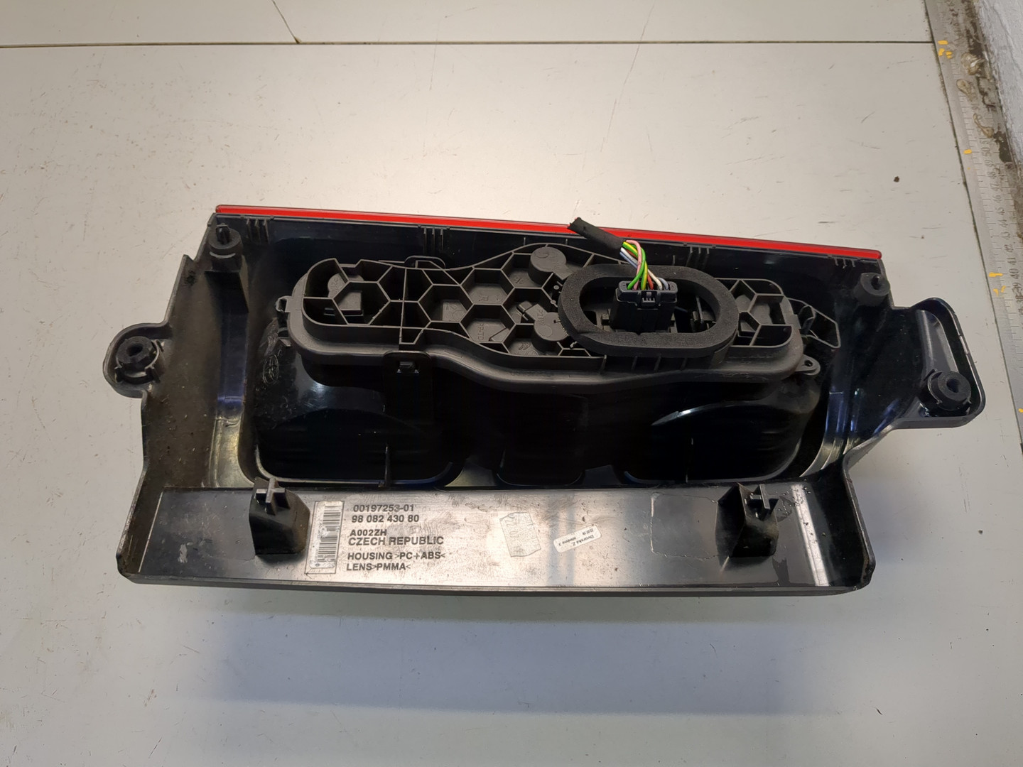 Фонарь задний правый